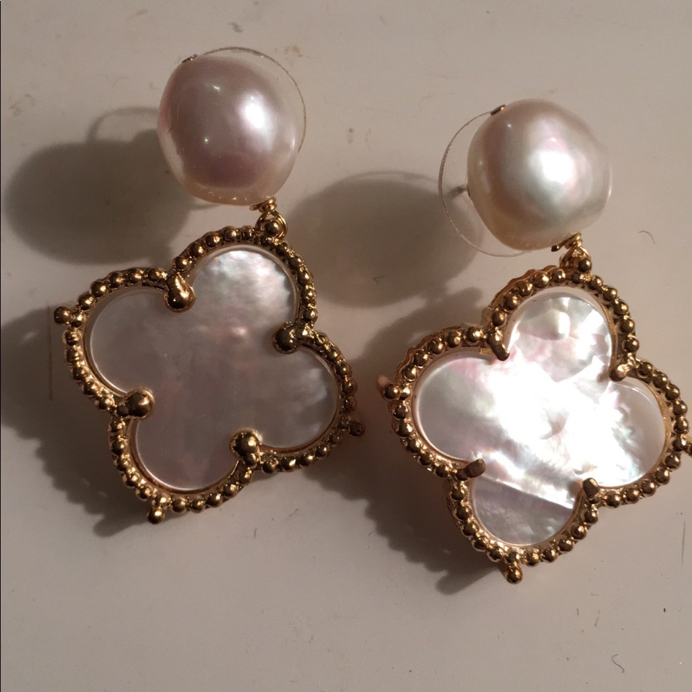 Mother of Pearl van cleef looking earrings